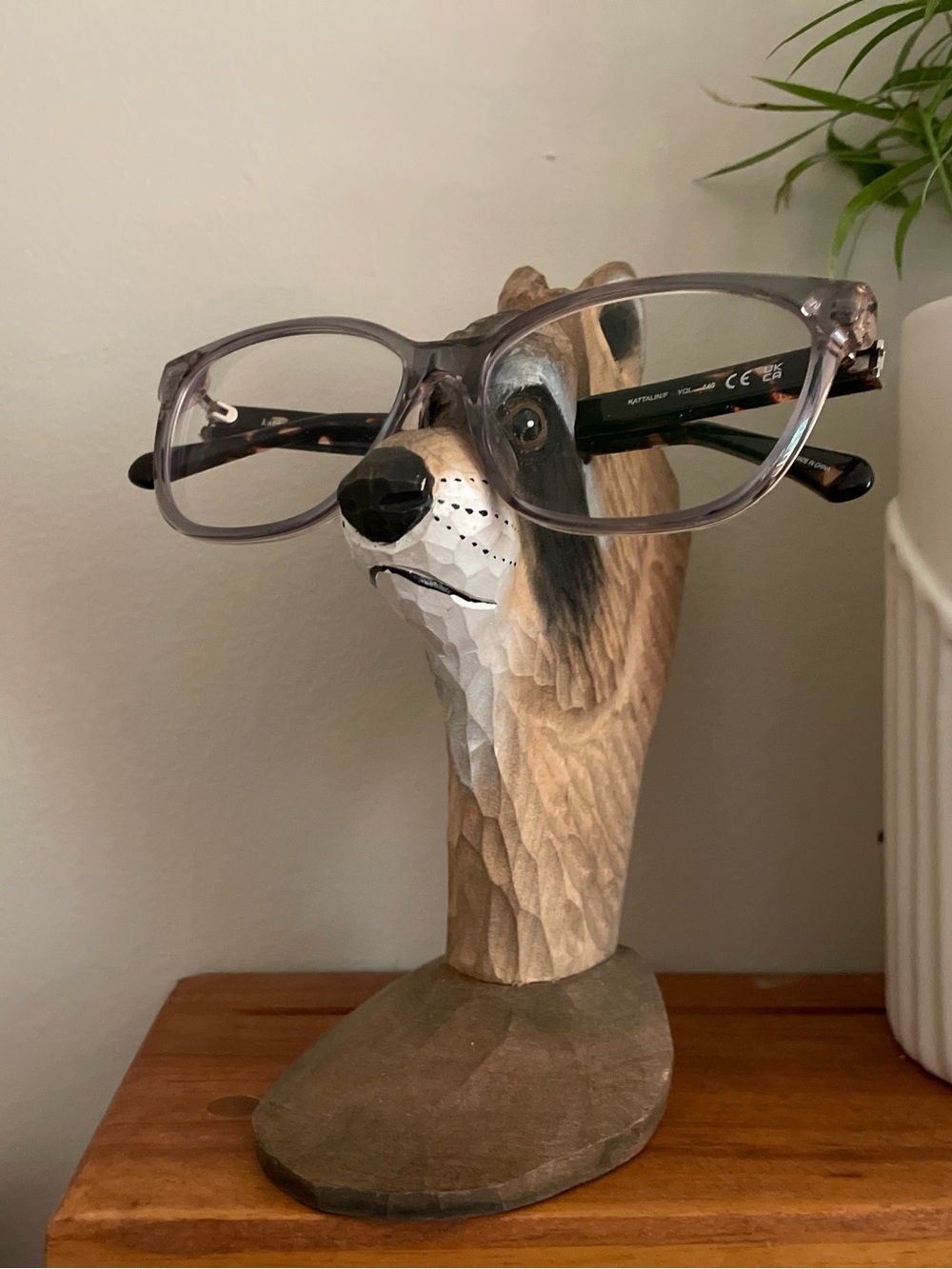 Wood Raccoon Glasses Holder